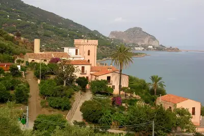 Image de La tour sur la mer-Villa Palamara 1868