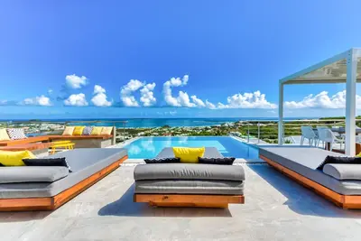 Image de Villa Topaze - Une vue Exceptionnelle sur la Baie Orientale