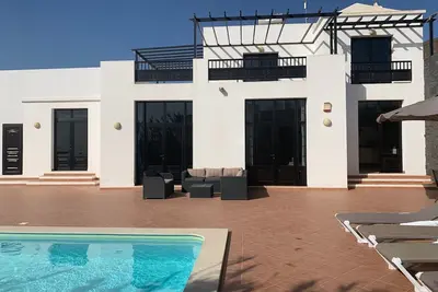 Image de Luxury villa avec piscine chauffée privée, Wifi, vues sur la mer et les volcans