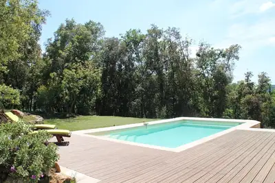 Image de Villa spacieuse, au calme, piscine, grand jardin, clim, alarme