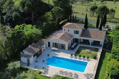 Image de Grande Villa  De  Caractere  Au Coeur Du Luberon