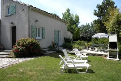 Image de Calme et tranquilite à 10 minutes des plages, aux portes d'un village classé.