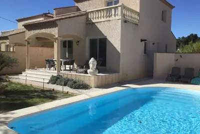 Image de Villa recente dans clos calme  super équipée piscine privée chauffée 5km plage