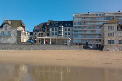 Image de Plage du Sillon, T2, Parking privé & sécurisé, internet, Chq vacances