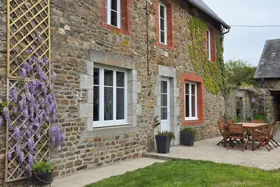 Image de Maison de campagne tout confort avec jardin arboré, proche d'une rivière