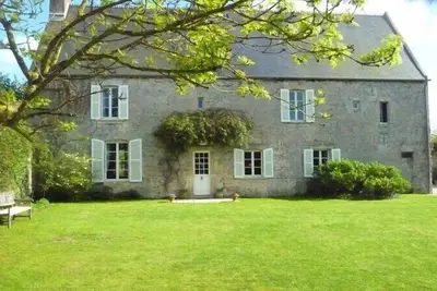 Image de Omaha Cottage - Maison 17ème renovée - 800m Omaha Beach. Grand jardin clos.