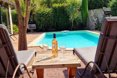 Image de maison en provence entre Saint Remy et Avignon avec piscine pour 6 personnes