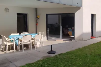 Image de appartement avec jardin, 63 m2, proche plage et ville, calme et clos