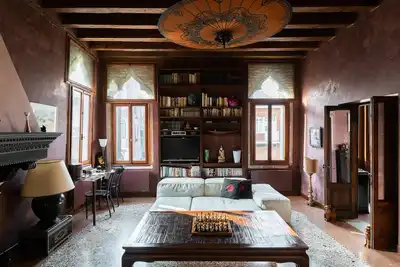Image de Luxe and calm in sunny gothic palazzo Cannaregio