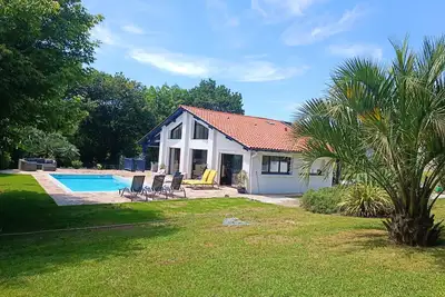 Image de Vaste Appartement dans Villa avec Piscine Privee Chauffee, Jardin Arbore 2500m2