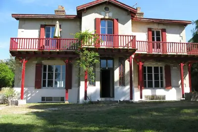 Image de Un havre de paix en bord de mer: appartement spacieux dans un écrin de verdure