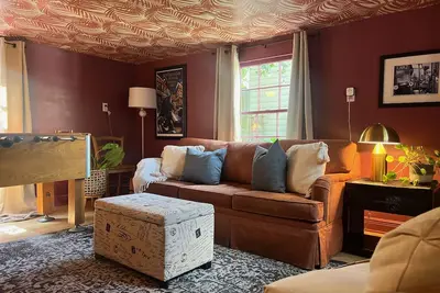 Image de Conviviale et familiale. Jacuzzi! Réservez maintenant