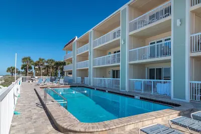 Image de Sunset Suite Ă 50 Gulfside. Quelques dates encore disponibles en juillet.