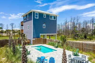 Image de Gulf View Walk To Beach Piscine privée pour animaux de compagnie Jardin clôturé mensuel disponible!
