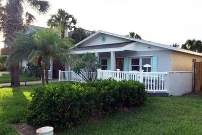 Image de Nouvellement rénové Beach Cottage. Étapes de l'océan.