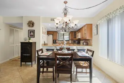 Image de * Réduit Premier étage Ocean Gallery Condo -Gold Rated- 2/2 + Lanai Par Owner