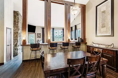 Image de Vélo / Randonnée / Mariage / Bateau Réaménagé sur le côté de la pente