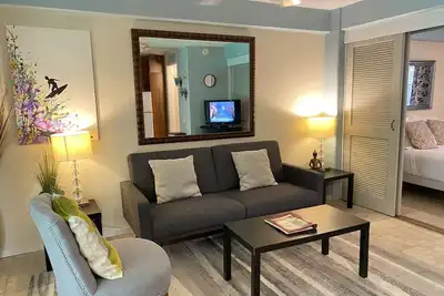 Image de The Modern Suite -Waikiki Center Great Rates! ! Hk # 112