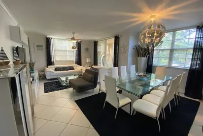 Image de Yatch Club À Aventura 3 Bd 2ba Apt ENTIÈREMENT ÉQUIPÉ! Comme 5 étoiles à la maison!