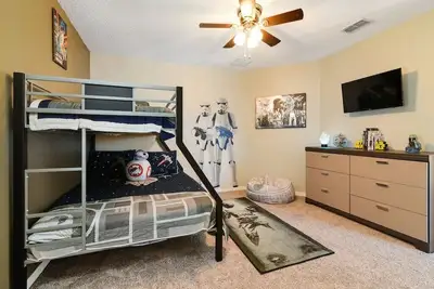 Image de Movie Magic House - Piscine sud / spa, communauté fermée, chambres pour enfants à thème! ! !