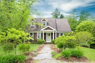 Image de Cottage moderne au coeur des Berkshires!