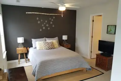 Image de Spacieuse maison 3 Br / 2 Ba à Summerville, Sc | Grande cuisine | Clôturé dans la cour arrière