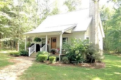 Image de ⭐️Unique, privé, confortable⭐️3 mi à Cookeville-lit King, acres de bois