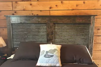 Image de Whispering Pines Guest Cabin At Georgetown Lake - Famille et animaux acceptés, bain à remous