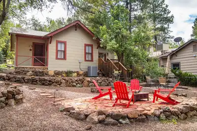 Image de Historic Dowtown Home ** Maintenant Avec Climatisation! ** Walk To Restaurants, Nau