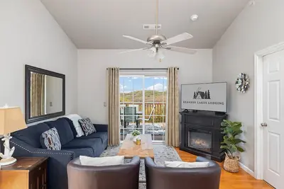 Image de Près de la Ddc! Piscine intérieure, bain à remous! Vue lac et montagne