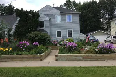 Image de Étage principal joliment meublé avec accès privé près de la clinique Mayo à Rochester