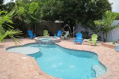 Image de Proche Plage Avec Piscine CHAUFFÉE PRIVÉE & Spa + À Pied Des Restaurants Du Centre-Ville Et De La RIVIÈRE