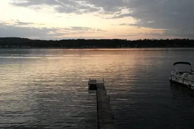 Image de Beaux couchers de soleil sur le lac, vues spectaculaires depuis un emplacement privilégié au nord-est