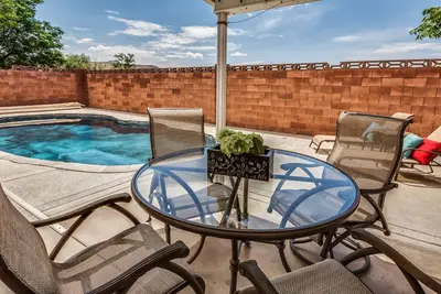 Image de Piscine privée 4br 3ba Home Près de Zion avec 2 suites de maître