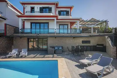 Image de Casa da Pesca - Spacieuse villa de trois chambres avec piscine