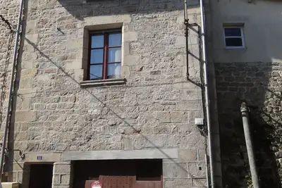 Studio St Jacques, coeur de Eymoutiers médiévales sur les pèlerins de Saint-Jacques traîne