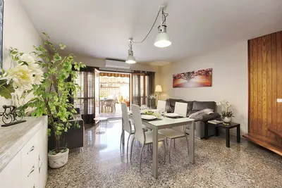 Image de Maison dans le centre de Calella, avec air conditionné, à côté de la plage