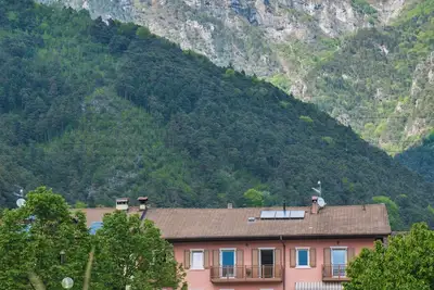 appartements de deux et trois pièces avec balcon et vue sur le lac
