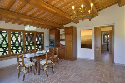 Image de Bel appartement de 65 mètres carrés un bâtiment de ferme toscan typique, belle finition.