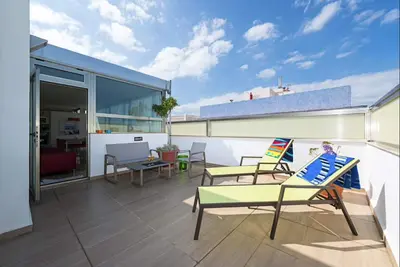 Image de Magnifique penthouse avec terrasses ensoleillées à côté de la plage. La conception Totalement privé
