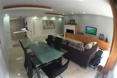 Image de Au centre / Climatisation / Wifi / Parking / Futbol / Netflix / offre