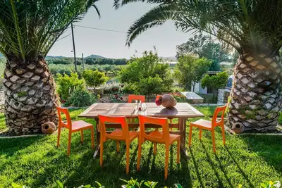 Image de Aloni maison, vacances en famille, lieu de détente et de calme, parking privé, jardin