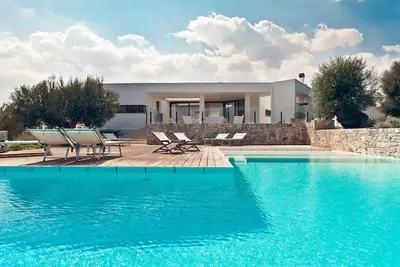 Image de White Lamafico ***** Villa de luxe avec piscine et superbe vue sur la mer *****