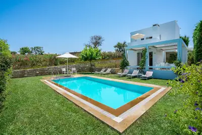 Image de Villa Basilico, flambant neuf avec piscine privée, près de la plage, Sofia Luxury Villas