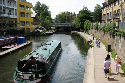 Image de 2 chambres pouvant accueillir jusqu'à 6 personnes, une base idéale pour explorer Londres, à proximité du métro