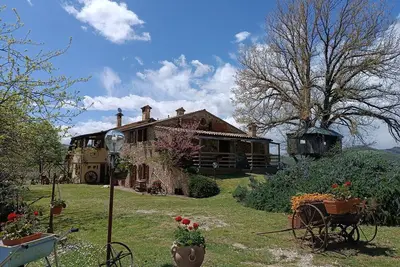 Image de Dépendance dans une maison de campagne pour 4 personnes + 2 supplémentaires à Urbino. Panoramique!