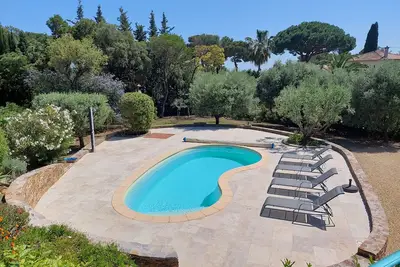 Image de Villa avec piscine chauffée et grande plage, à 300 m plage de sable Garonnette