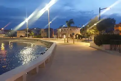 Image de Gaby gite T3 sur le port. Vue mer. Provence, Côte bleue  Carro Martigues.
