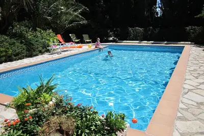 Image de Maison de vacances dans un environnement paisible.