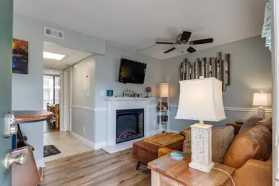Image de Nouvelle liste! Oak Square - Complètement remodelé - Au coeur de Gatlinburg
